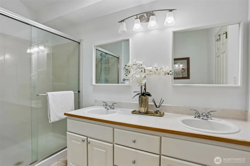 Property photo for 9834 Ne 130th Place, Kirkland photo 20