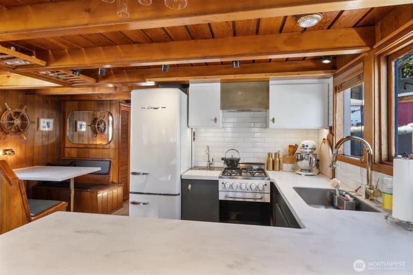 Property photo for 3308 Fuhrman Avenue E #1, Seattle photo 9