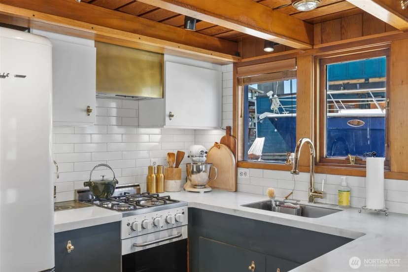 Property photo for 3308 Fuhrman Avenue E #1, Seattle photo 7