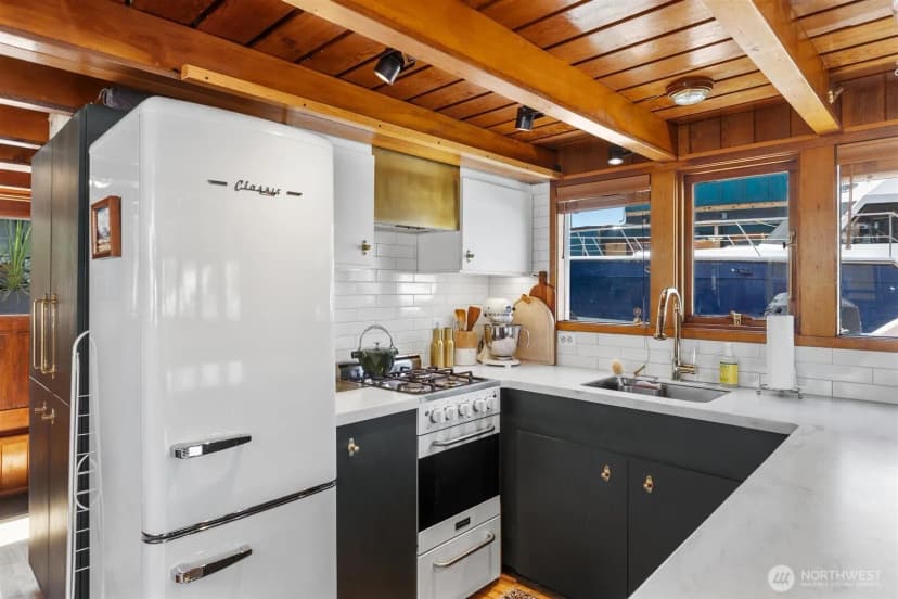 Property photo for 3308 Fuhrman Avenue E #1, Seattle photo 8