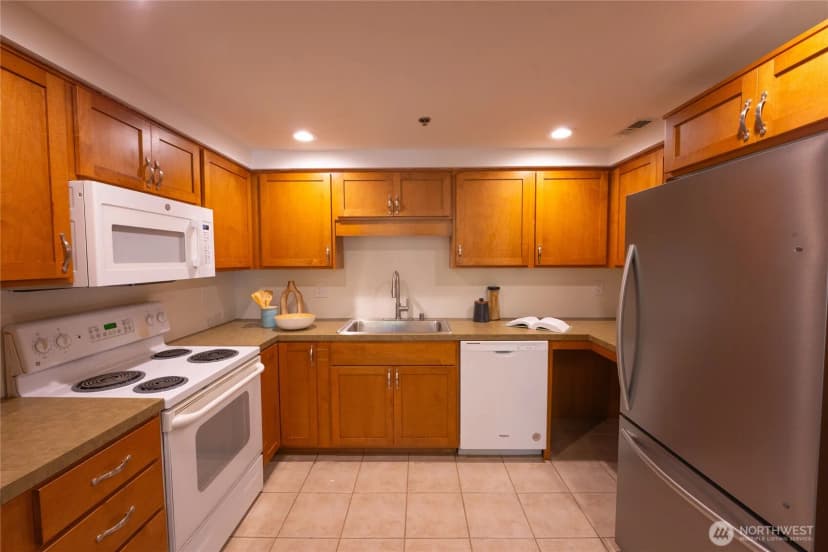 Property photo for 12536 15th Avenue Ne #c1, Seattle photo 8