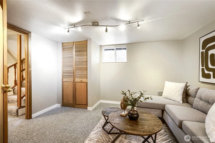 Property photo for 504 23rd Avenue E, Seattle photo 16