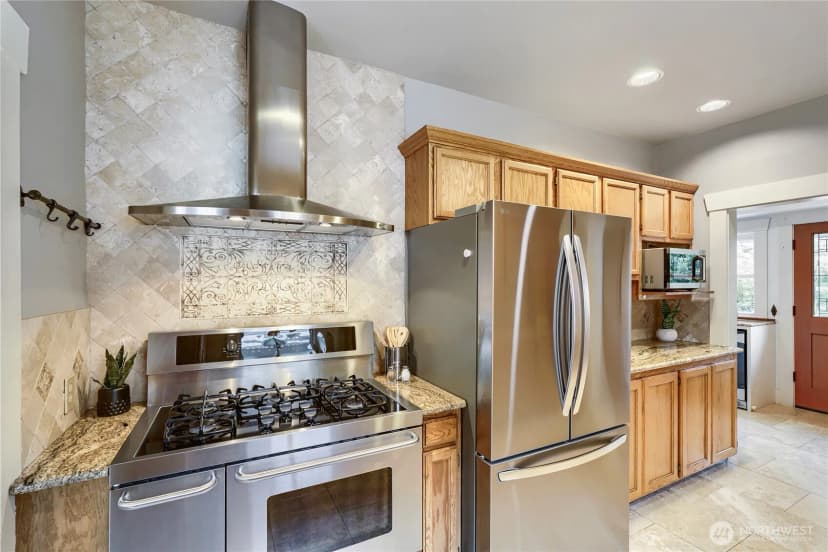Property photo for 504 23rd Avenue E, Seattle photo 6