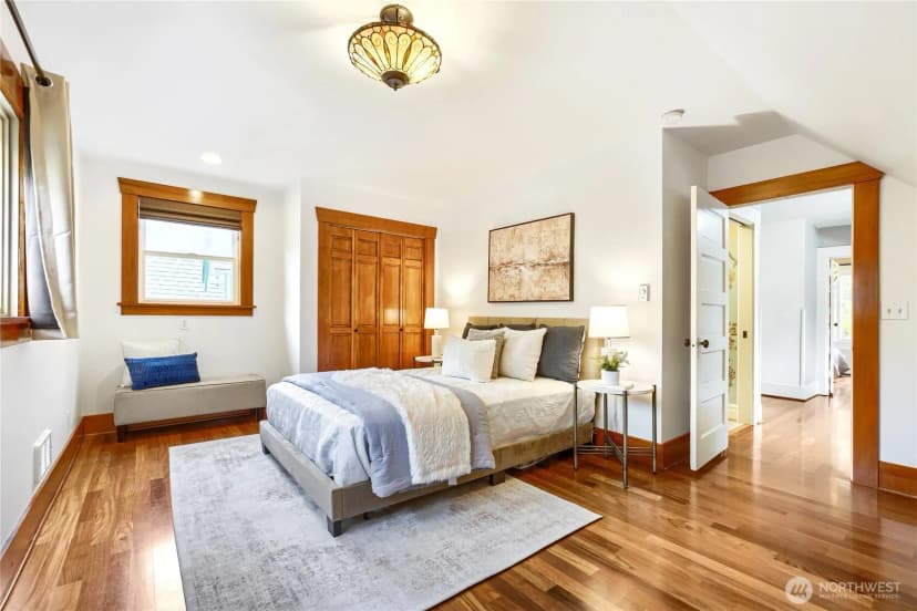 Property photo for 504 23rd Avenue E, Seattle photo 10