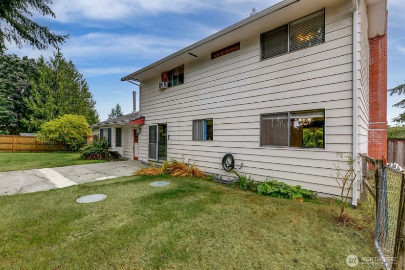 Property photo for 2322 98th Street Se, Everett photo 30