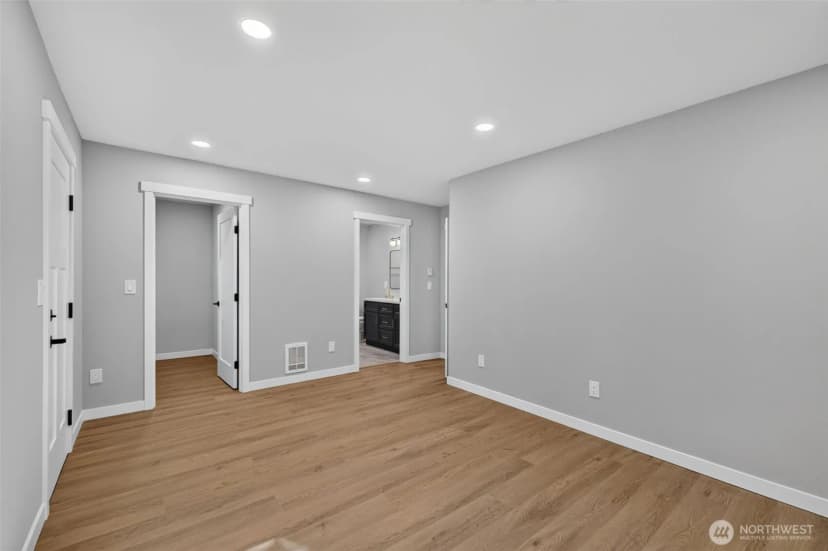 Property photo for 5408 240th Street Sw, Mountlake Terrace photo 18