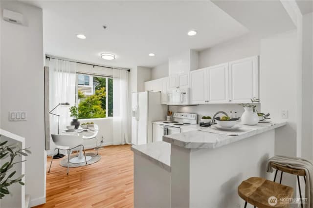 Property photo for 16227 119th Place Ne, Bothell photo 5