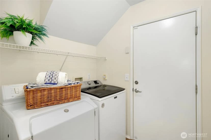 Property photo for 595 241st Lane Se, Sammamish photo 23