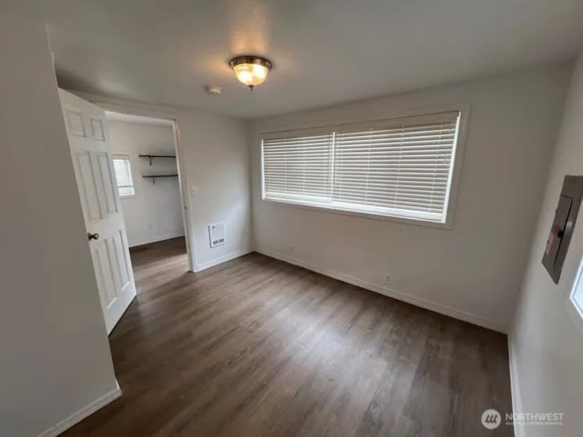 Property photo for 913 Charlotte Avenue W, Bremerton photo 6