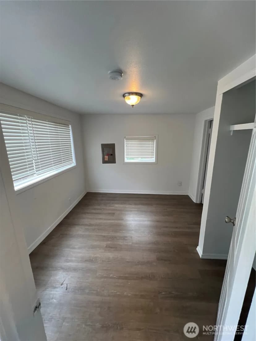 Property photo for 913 Charlotte Avenue W, Bremerton photo 5