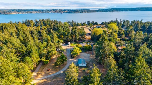 Property photo for 1407 Arnold Road, Oak Harbor photo 2