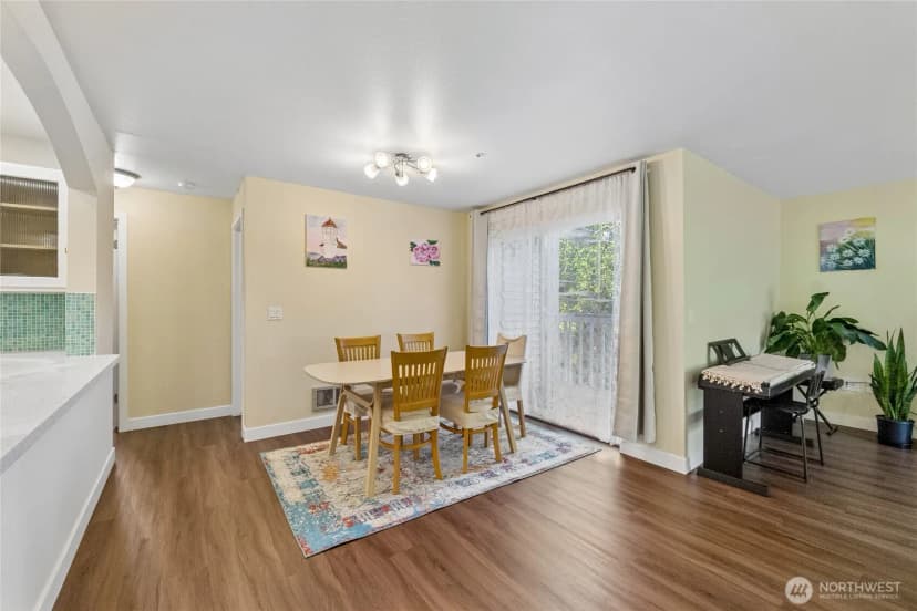 Property photo for 6835 Ne 153rd Place #a202, Kenmore photo 9