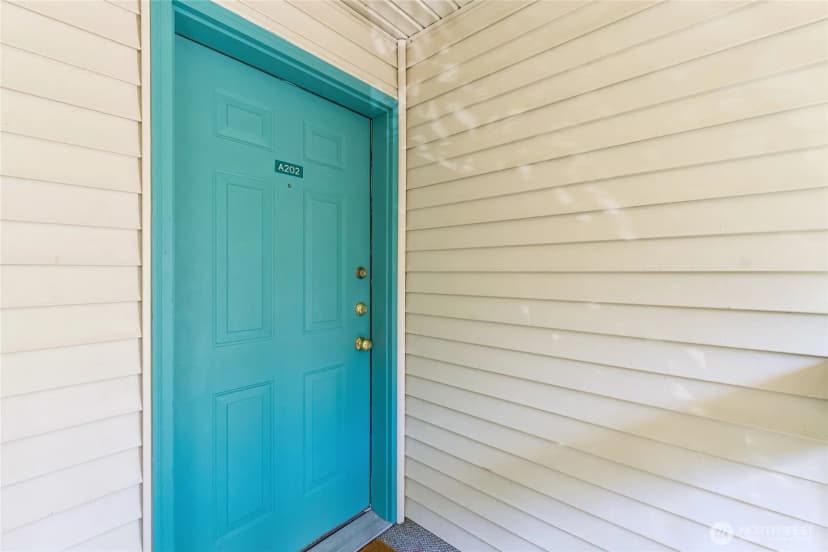 Property photo for 6835 Ne 153rd Place #a202, Kenmore photo 2