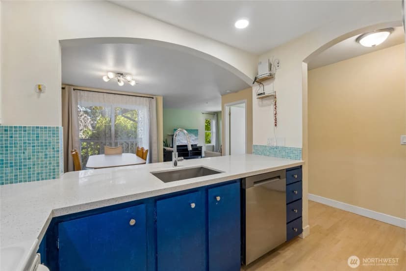 Property photo for 6835 Ne 153rd Place #a202, Kenmore photo 6