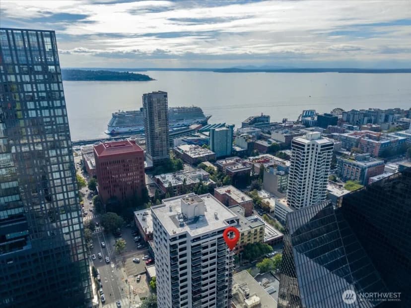 Property photo for 2100 3rd Avenue #2104, Seattle photo 17