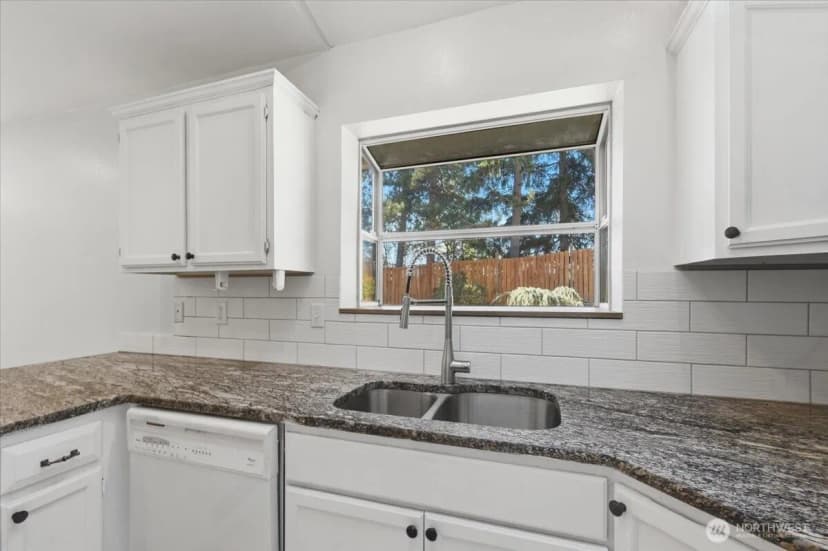Property photo for 14016 Se 156th Court, Renton photo 10