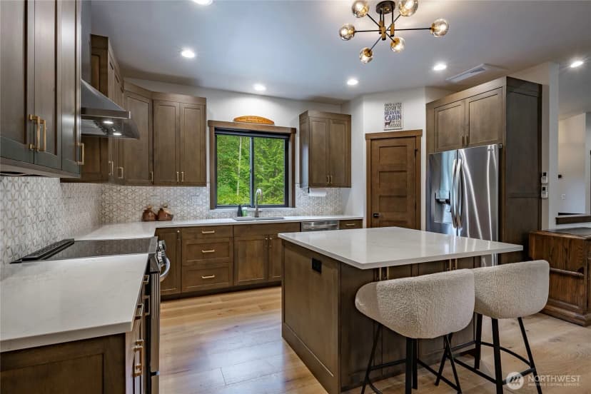 Property photo for 697 Axelson Road, Bellingham photo 14