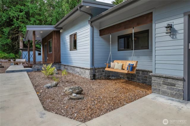 Property photo for 697 Axelson Road, Bellingham photo 2