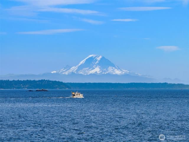 Property photo for 5216 Rockaway Beach Road Ne, Bainbridge Island photo 4