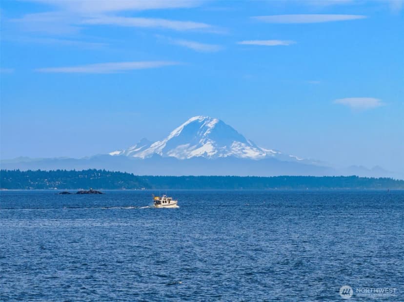 Property photo for 5216 Rockaway Beach Road Ne, Bainbridge Island photo 4