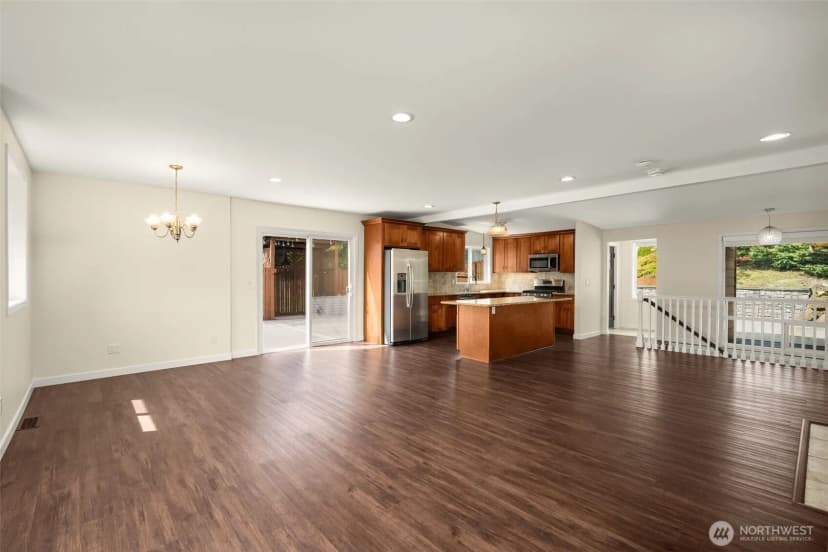 Property photo for 16204 Main Street, Bellevue photo 7