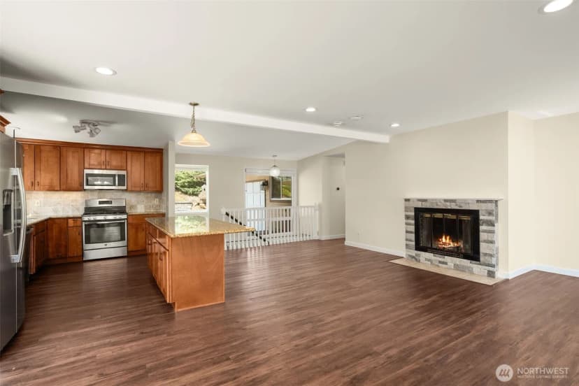 Property photo for 16204 Main Street, Bellevue photo 6