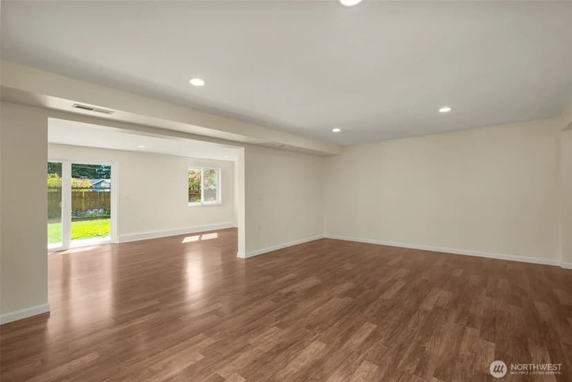 Property photo for 16204 Main Street, Bellevue photo 3
