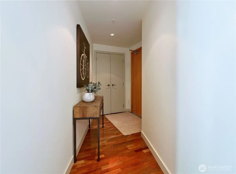 Property photo for 10610 Ne 9th Place, Bellevue photo 22