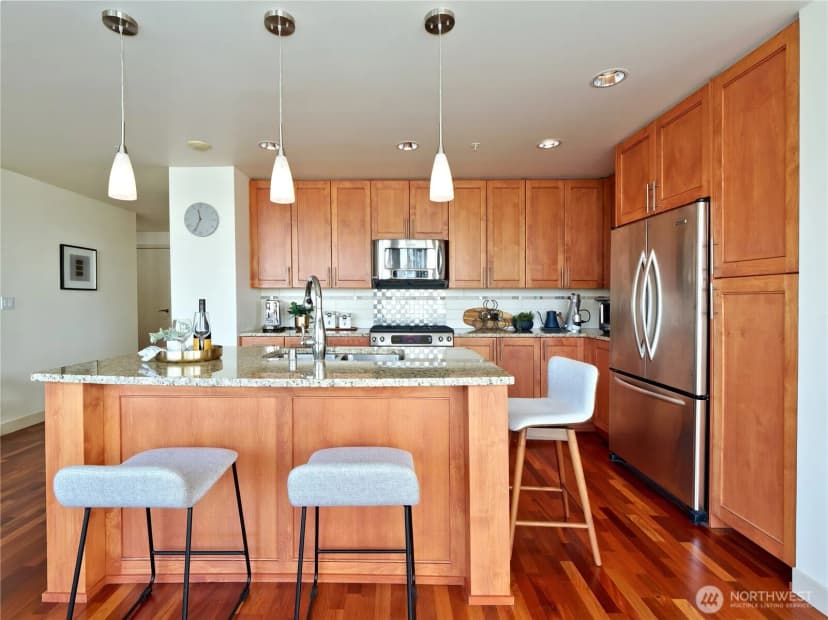 Property photo for 10610 Ne 9th Place, Bellevue photo 9