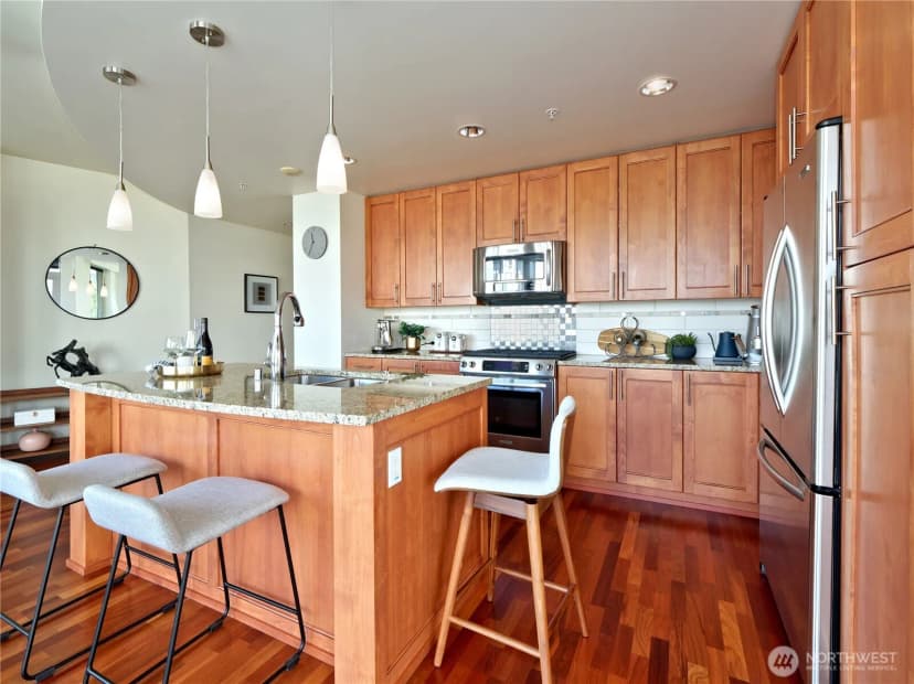 Property photo for 10610 Ne 9th Place, Bellevue photo 10