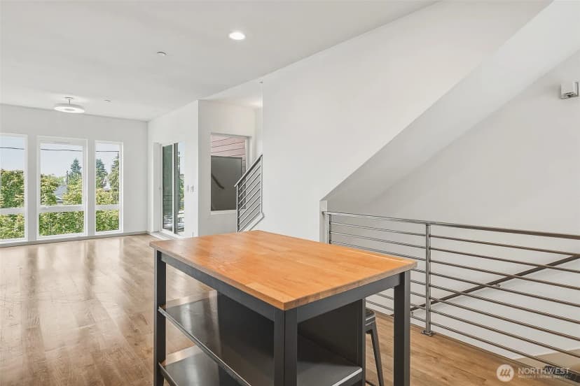 Property photo for 6704 15th Avenue Nw, Seattle photo 27