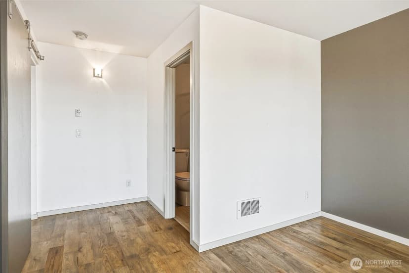 Property photo for 6704 15th Avenue Nw, Seattle photo 34