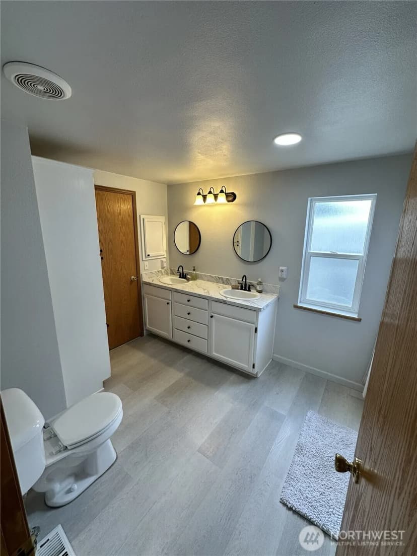 Property photo for 330 W 5th Street, Waitsburg photo 24