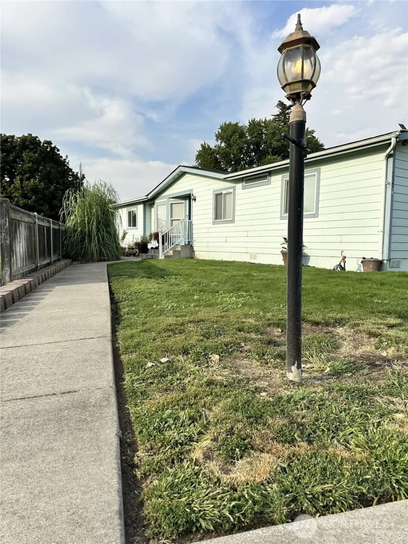 Property photo for 330 W 5th Street, Waitsburg photo 2
