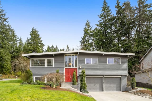 Property photo for 334 157th Avenue Ne, Bellevue, WA 98008