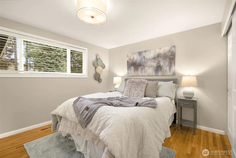 Property photo for 334 157th Avenue Ne, Bellevue photo 17