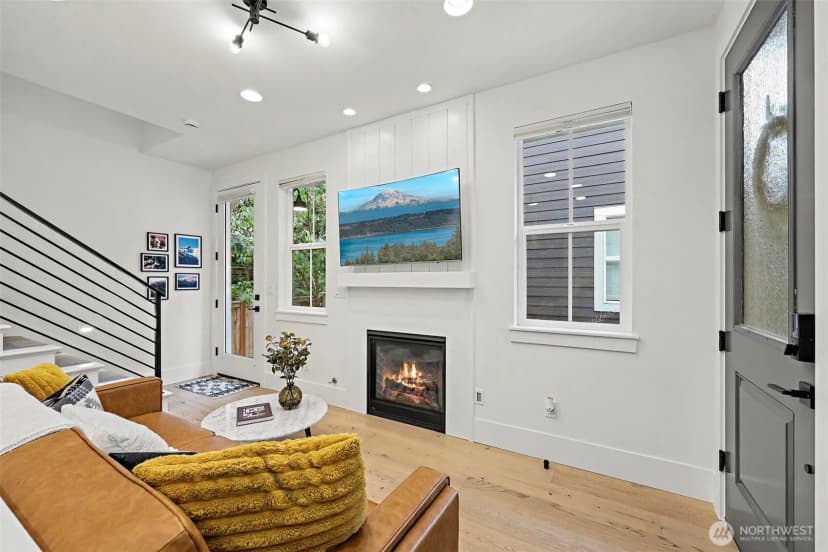 Property photo for 11605 Ne 155th Street, Kirkland photo 9