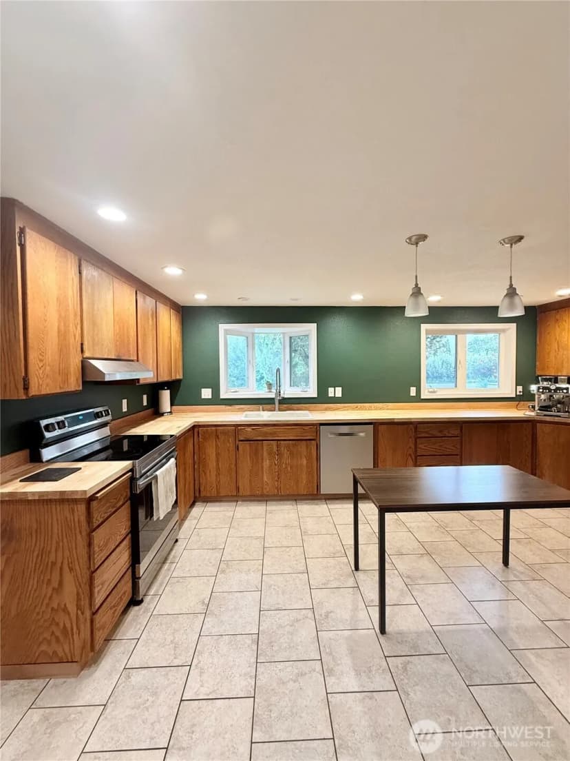 Property photo for 28 Dixon Road, Omak photo 13