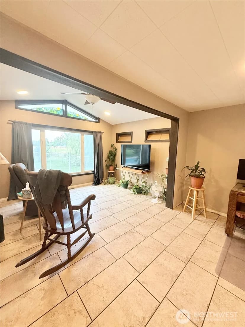 Property photo for 28 Dixon Road, Omak photo 20