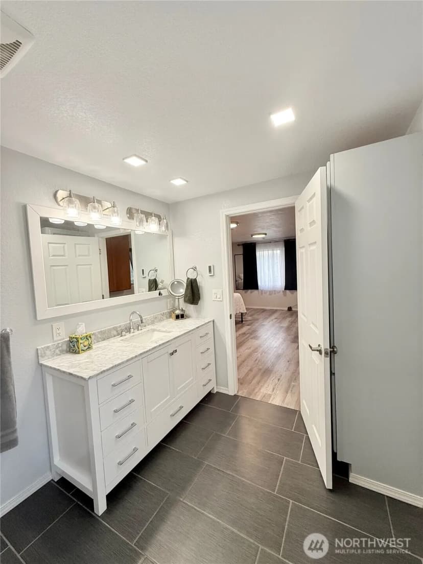 Property photo for 28 Dixon Road, Omak photo 21