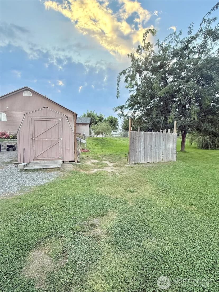 Property photo for 28 Dixon Road, Omak photo 39