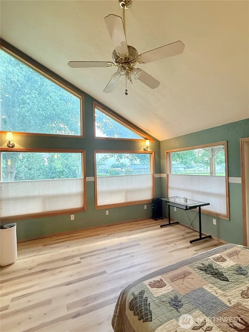 Property photo for 28 Dixon Road, Omak photo 33