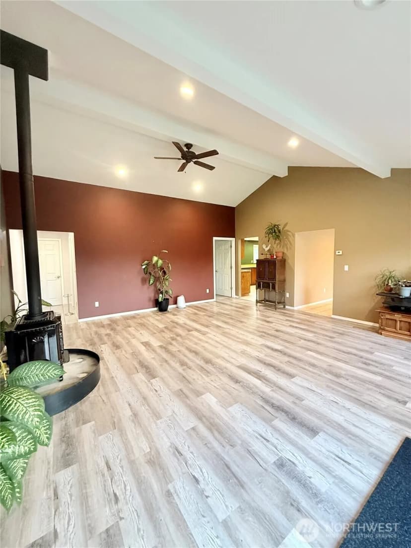 Property photo for 28 Dixon Road, Omak photo 16