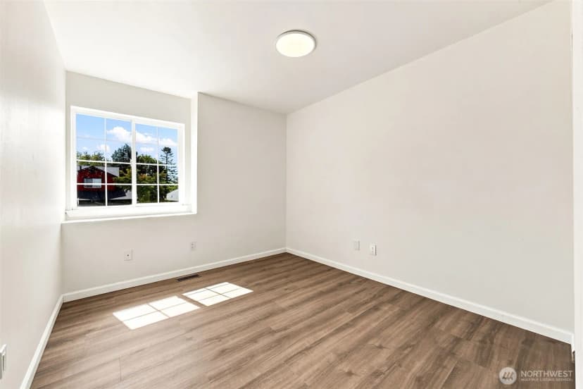 Property photo for 6521 26th St Ne, Federal Way photo 16