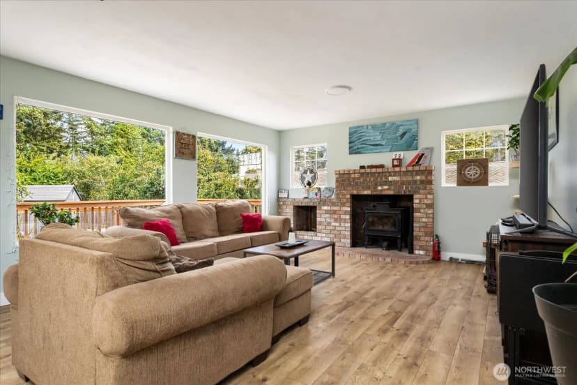 Property photo for 1270 Sw 4th Avenue, Oak Harbor photo 15