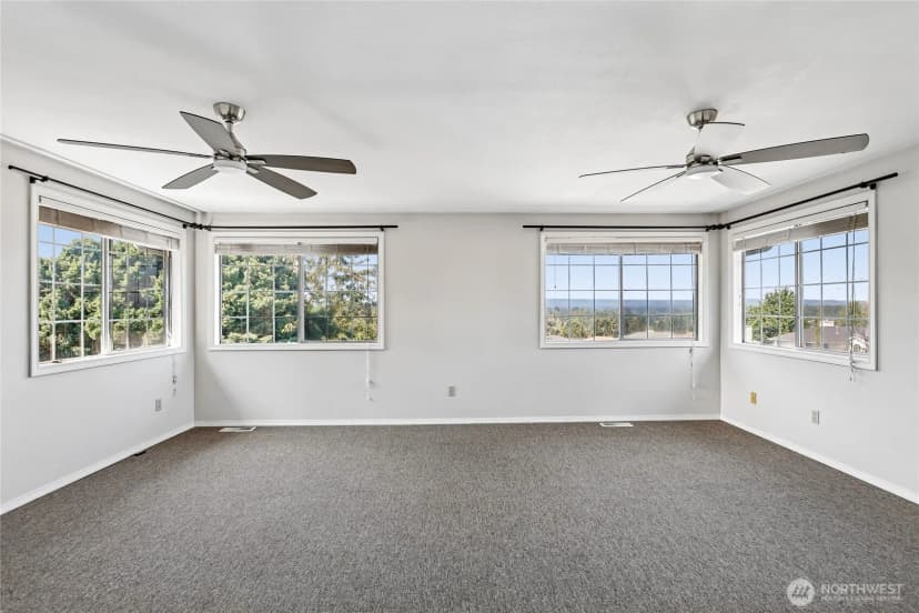 Property photo for 6816 58th Street Ne, Marysville photo 5