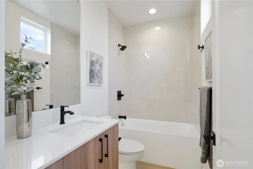 Property photo for 9013 14th Avenue Sw, Seattle photo 13