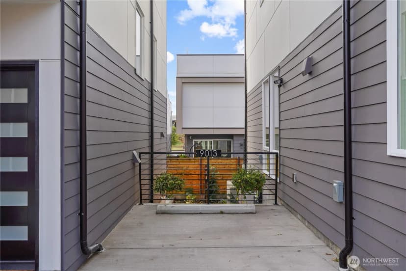 Property photo for 9013 14th Avenue Sw, Seattle photo 22