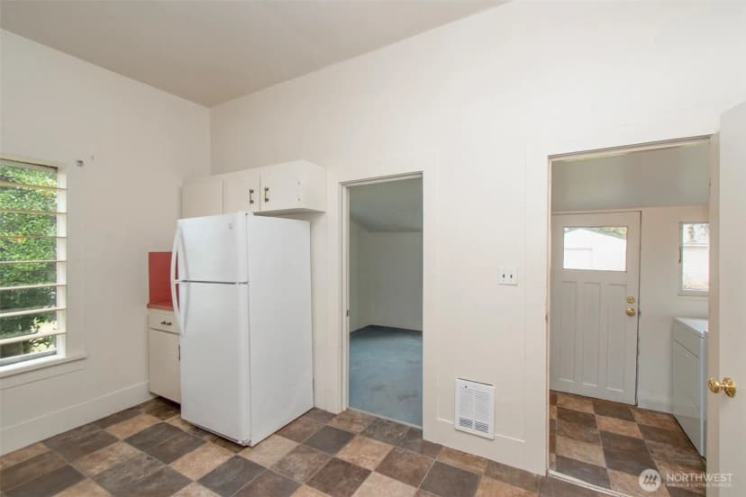 Property photo for 421 E 6th Street, Port Angeles photo 17