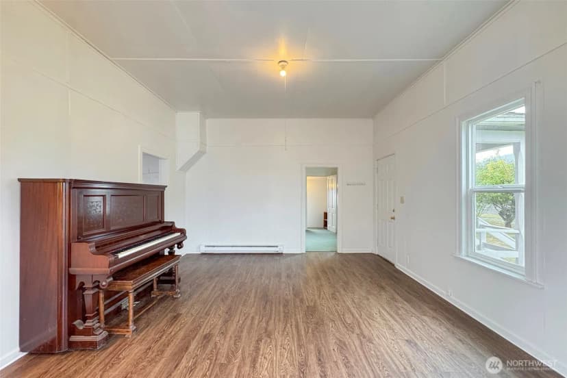 Property photo for 421 E 6th Street, Port Angeles photo 9
